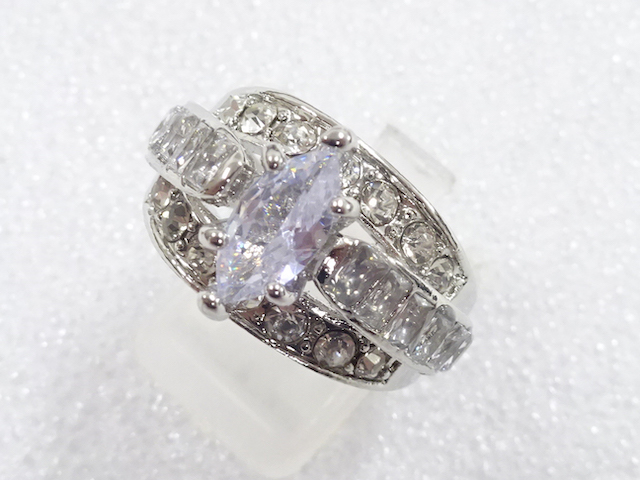 JAPANESE KIMONO / ANTIQUE CRYSTAL RING (SIZE 19)